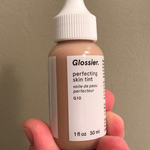 Glossier Perfecting Skin Tint color G 10 - New in Box!